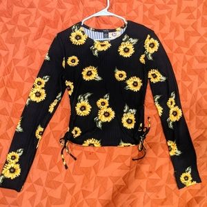 Rue 21 black long sleeve top with cute